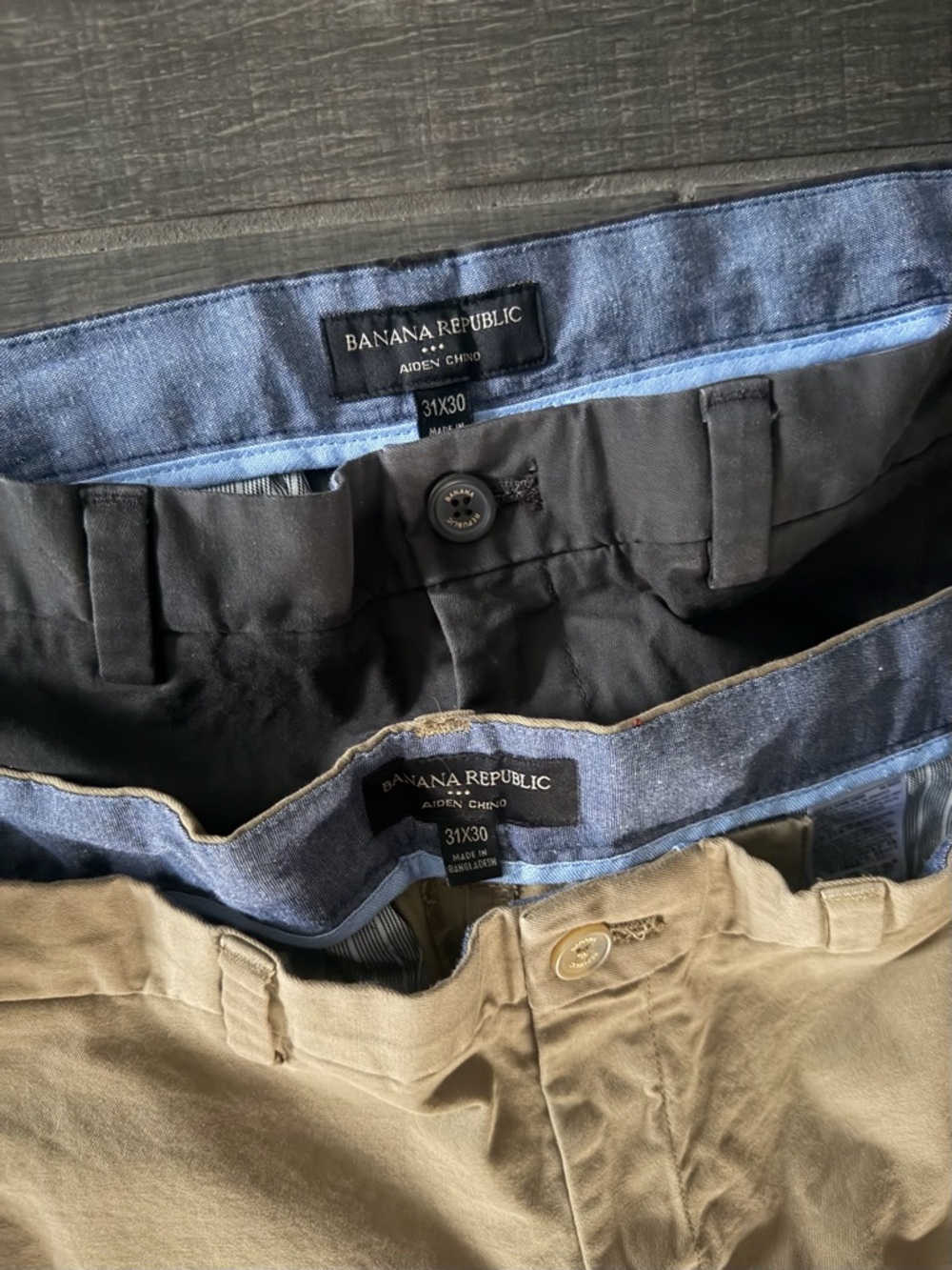 Men's Banana Republic Aiden Chino Pants - Gray and Khaki - 31/30 - Picture 4 of 4